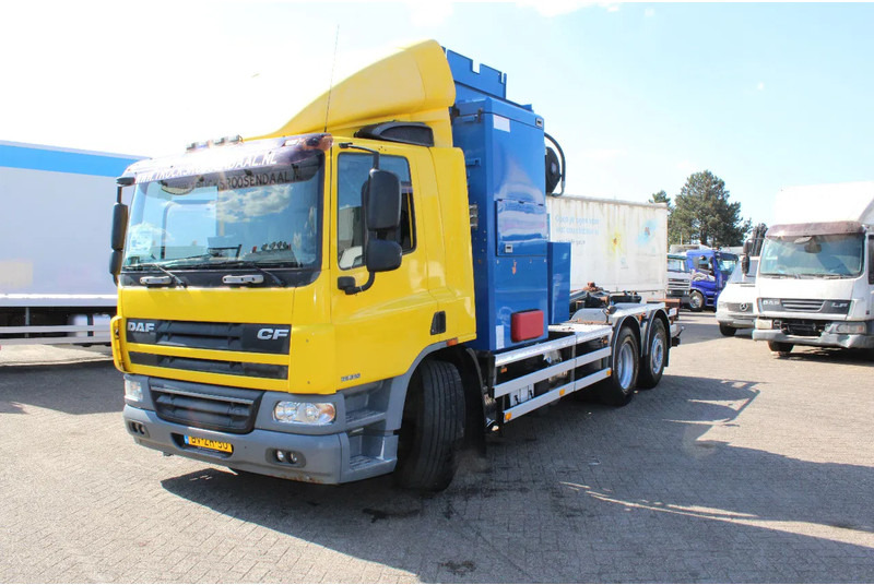 DAF CF 75 .310 + 6X2 STEERING - Truk sampah: gambar 4 DAF CF 75 .310 + 6X2 STEERING - Truk sampah: gambar 4