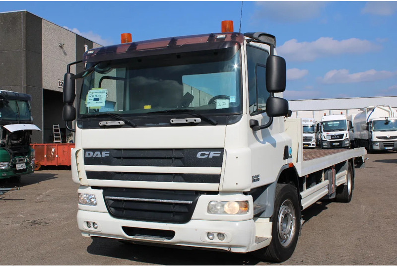 DAF CF 75.310 + HYDROLIC PLATFORM + EURO 5 + REMOTE + MANUAL - Truk pengangkut mobil: gambar 4 DAF CF 75.310 + HYDROLIC PLATFORM + EURO 5 + REMOTE + MANUAL - Truk pengangkut mobil: gambar 4