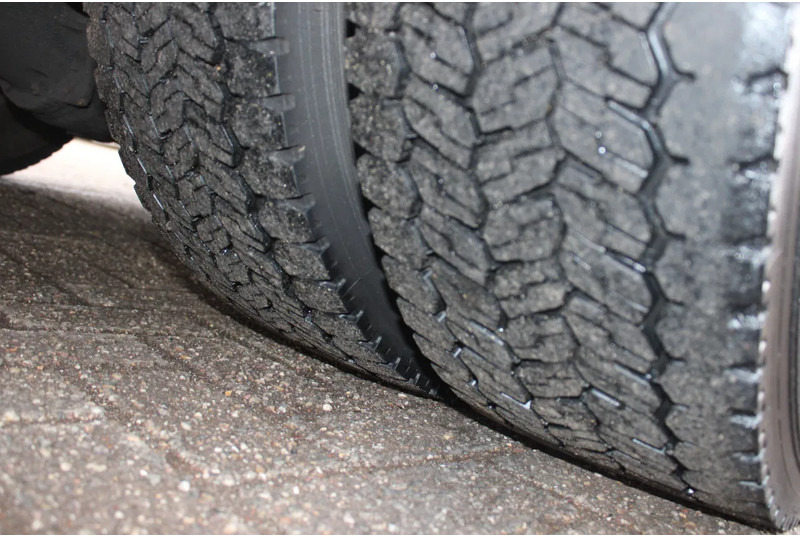 Truk berpendingin DAF LF 210 + EURO 6 + LIFT: gambar 12 Truk berpendingin DAF LF 210 + EURO 6 + LIFT: gambar 12