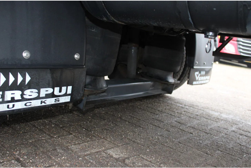 Truk berpendingin DAF LF 210 + EURO 6 + LIFT: gambar 13 Truk berpendingin DAF LF 210 + EURO 6 + LIFT: gambar 13