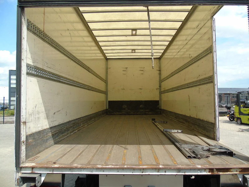 DAF LF 210 + euro 6 + lift + 3P - Truk box: gambar 4 DAF LF 210 + euro 6 + lift + 3P - Truk box: gambar 4