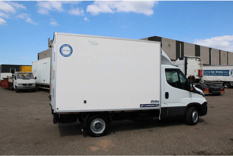 Iveco Daily 35S18 + carrier + electric + 3P - Van berpendingin: gambar 3 Iveco Daily 35S18 + carrier + electric + 3P - Van berpendingin: gambar 3