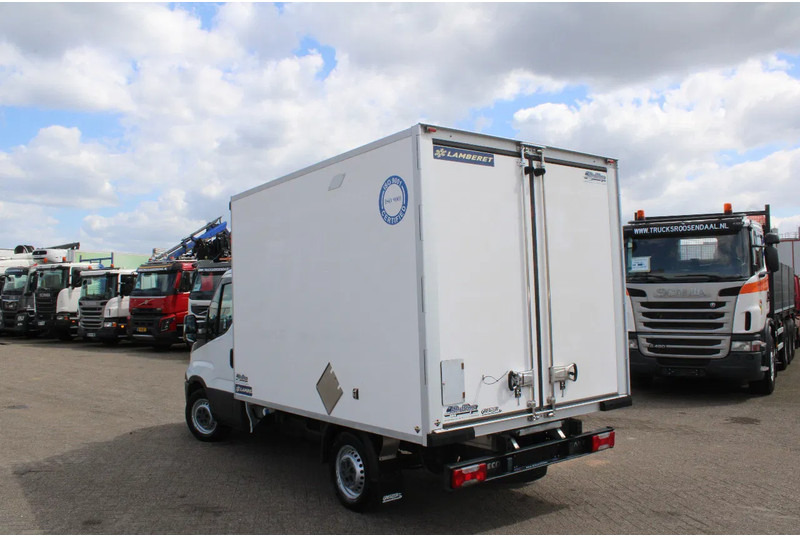 Iveco Daily 35S18 + carrier + electric + 3P - Van berpendingin: gambar 4 Iveco Daily 35S18 + carrier + electric + 3P - Van berpendingin: gambar 4