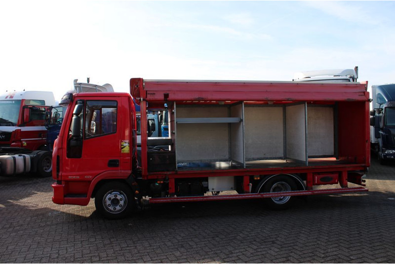 Iveco Eurocargo 100E18 + EURO 5 + LOW KM - Truk pemadam kebakaran: gambar 3 Iveco Eurocargo 100E18 + EURO 5 + LOW KM - Truk pemadam kebakaran: gambar 3