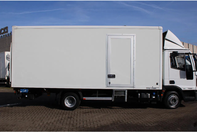 Iveco Eurocargo 75E21 + euro 6 + manual + 7.5t - Truk box: gambar 5 Iveco Eurocargo 75E21 + euro 6 + manual + 7.5t - Truk box: gambar 5
