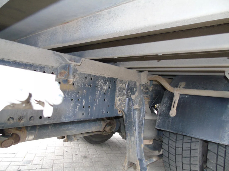 Truk box Iveco Stralis 310 + euro 6 + lift + 2x IN STOCK: gambar 16 Truk box Iveco Stralis 310 + euro 6 + lift + 2x IN STOCK: gambar 16