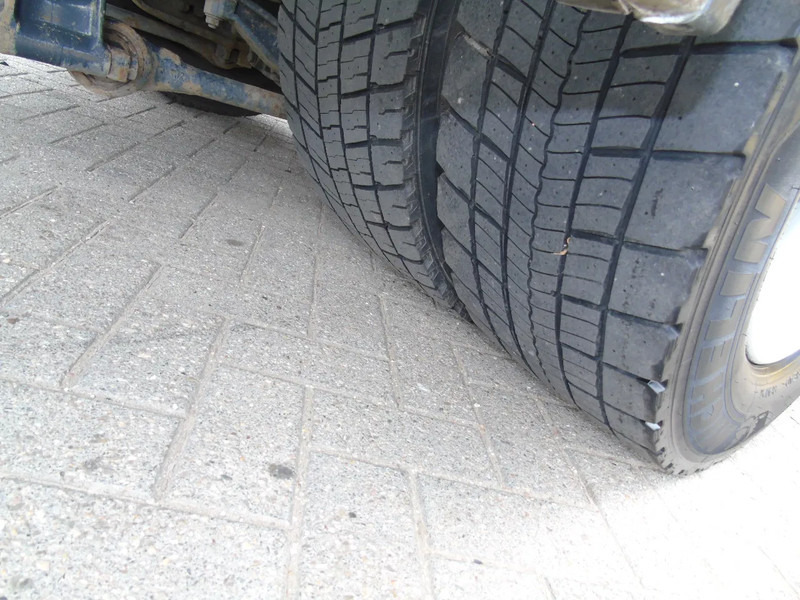 Truk box Iveco Stralis 310 + euro 6 + lift + 2x IN STOCK: gambar 17 Truk box Iveco Stralis 310 + euro 6 + lift + 2x IN STOCK: gambar 17