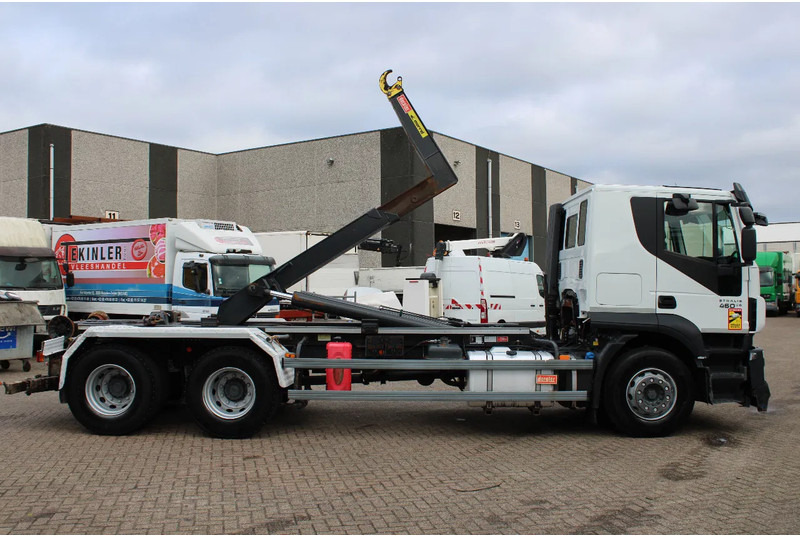 Iveco Stralis 460 + 6X2 + 20T - Hook lift: gambar 4 Iveco Stralis 460 + 6X2 + 20T - Hook lift: gambar 4