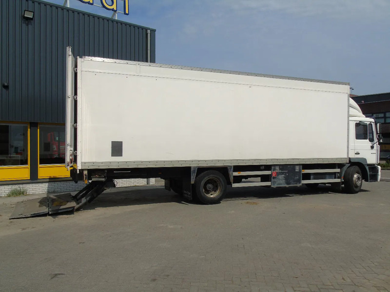 MAN L 220 + MANUAL + EURO 2 + DHOLLANDIA + 19T - Truk box: gambar 3 MAN L 220 + MANUAL + EURO 2 + DHOLLANDIA + 19T - Truk box: gambar 3