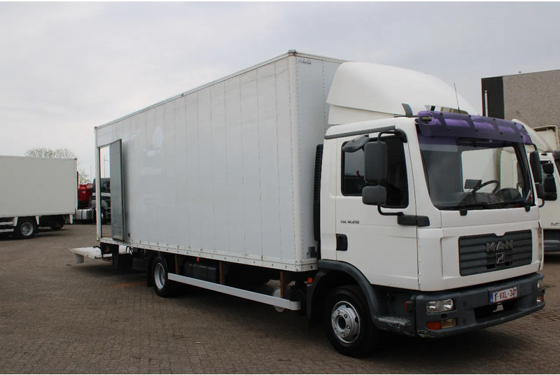 MAN TGL 12.210 + LIFT + MANUAL - Truk box: gambar 2 MAN TGL 12.210 + LIFT + MANUAL - Truk box: gambar 2