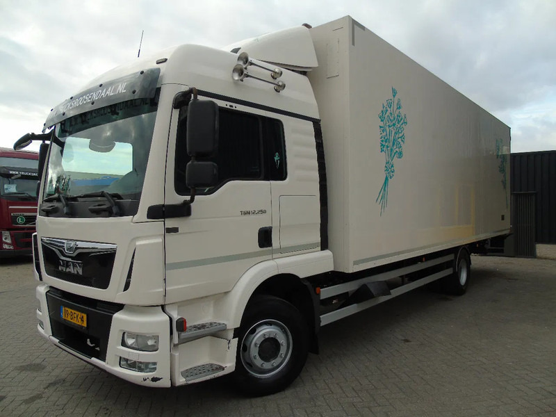 MAN TGM 12.250 + EURO 6 + LIFT - Truk box: gambar 2 MAN TGM 12.250 + EURO 6 + LIFT - Truk box: gambar 2