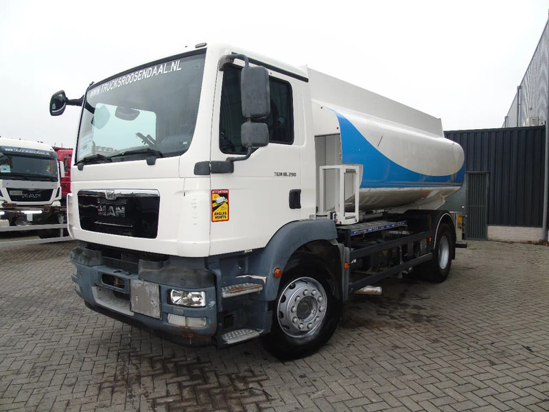 MAN TGM 18.290 + 14.000 liter + pump/meter complete + 4 compartments + euro 5 - Truk tangki: gambar 3 MAN TGM 18.290 + 14.000 liter + pump/meter complete + 4 compartments + euro 5 - Truk tangki: gambar 3