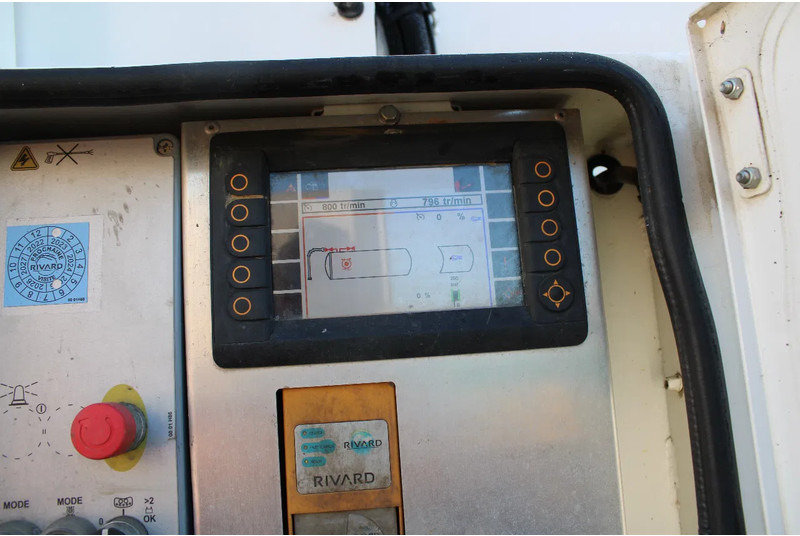 MAN TGM 26.340 + RIVARD 11.8M3 + PUMP + EURO 6 - Truk vakum: gambar 4 MAN TGM 26.340 + RIVARD 11.8M3 + PUMP + EURO 6 - Truk vakum: gambar 4