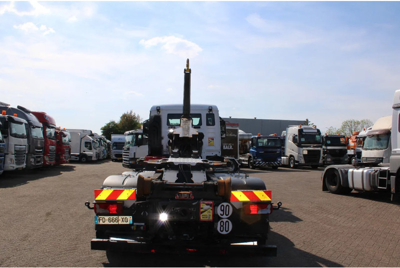 MAN TGS 28.460 + 6X2 + 249.000KM + EURO 6 - Hook lift: gambar 5 MAN TGS 28.460 + 6X2 + 249.000KM + EURO 6 - Hook lift: gambar 5
