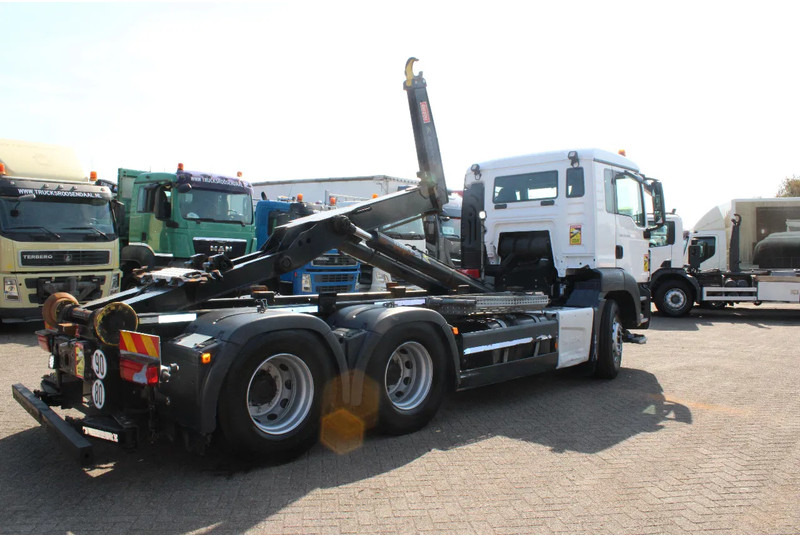 MAN TGS 28.460 + 6X2 + 249.000KM + EURO 6 - Hook lift: gambar 3 MAN TGS 28.460 + 6X2 + 249.000KM + EURO 6 - Hook lift: gambar 3