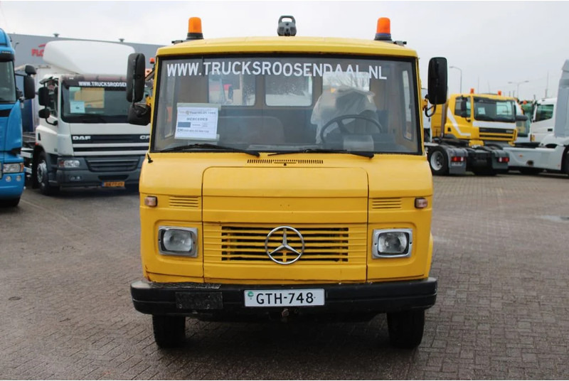 Mercedes-Benz 508 MANUAL - Truk pengangkut mobil: gambar 2 Mercedes-Benz 508 MANUAL - Truk pengangkut mobil: gambar 2