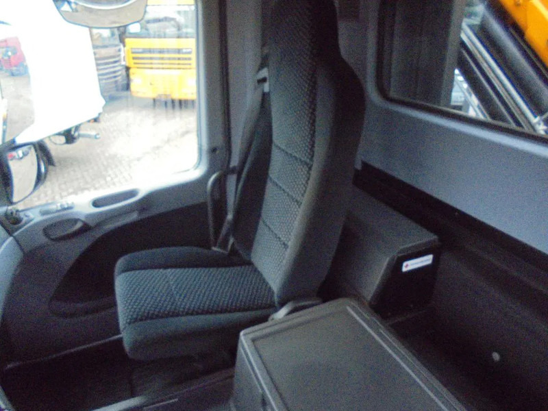 Mercedes-Benz Actros 1846 + Euro 5 + EFFER 250 Crane + REMOTE - Truk derek: gambar 4 Mercedes-Benz Actros 1846 + Euro 5 + EFFER 250 Crane + REMOTE - Truk derek: gambar 4