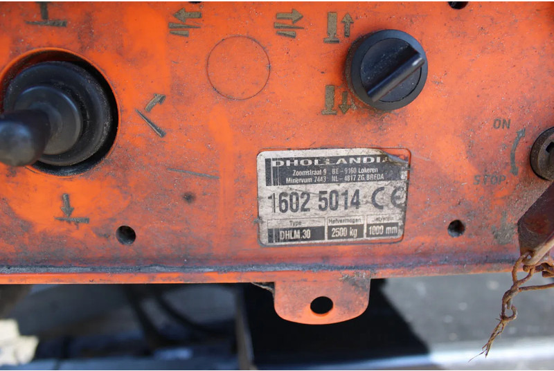 Truk berpendingin Mercedes-Benz Antos 1924 + THERMO KING 1200 + LIFT + EURO 6: gambar 12 Truk berpendingin Mercedes-Benz Antos 1924 + THERMO KING 1200 + LIFT + EURO 6: gambar 12