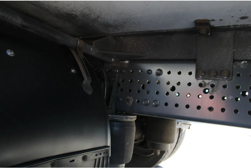 Truk berpendingin Mercedes-Benz Antos 1924 + THERMO KING 1200 + LIFT + EURO 6: gambar 18 Truk berpendingin Mercedes-Benz Antos 1924 + THERMO KING 1200 + LIFT + EURO 6: gambar 18