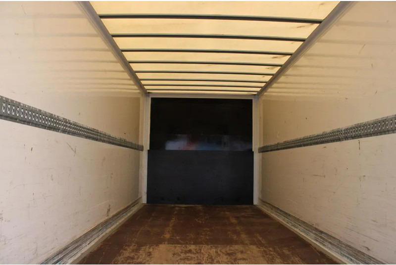 Mercedes-Benz Atego 1221 + EURO 6 + LIFT + 12t - Truk box: gambar 5 Mercedes-Benz Atego 1221 + EURO 6 + LIFT + 12t - Truk box: gambar 5