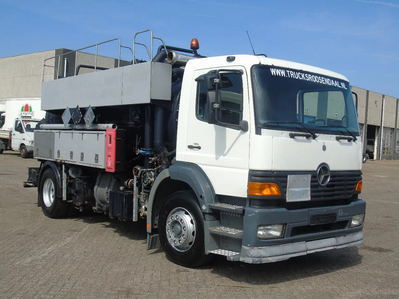 Mercedes-Benz Atego 1923 + 8.800 liter INOX + complete pump/tipper/functional + EURO 2 - Truk vakum: gambar 4 Mercedes-Benz Atego 1923 + 8.800 liter INOX + complete pump/tipper/functional + EURO 2 - Truk vakum: gambar 4