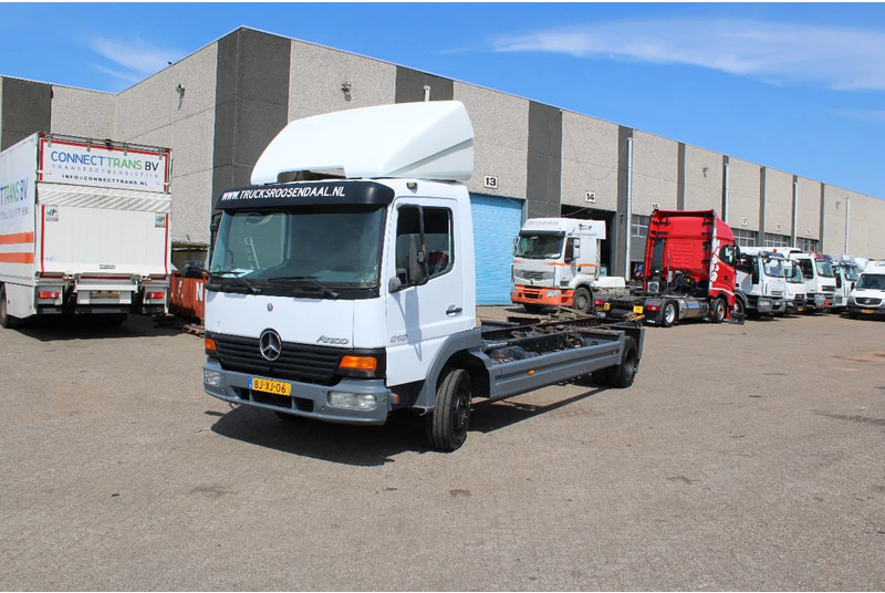 Mercedes-Benz Atego 918 + MANUAL + EURO 2 - Truk sasis: gambar 2 Mercedes-Benz Atego 918 + MANUAL + EURO 2 - Truk sasis: gambar 2