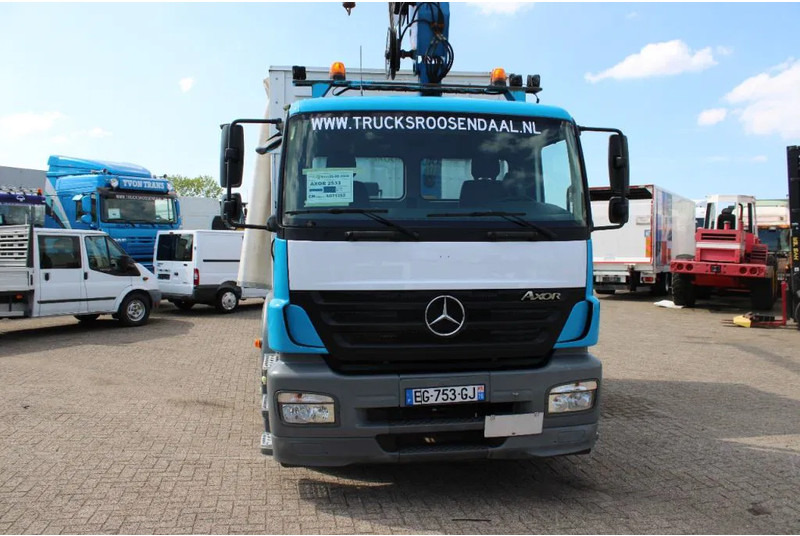 Mercedes-Benz Axor 2533 + 14t crane + 6x2 + REMOTE + MANUAL + LIFT - Truk derek: gambar 4 Mercedes-Benz Axor 2533 + 14t crane + 6x2 + REMOTE + MANUAL + LIFT - Truk derek: gambar 4