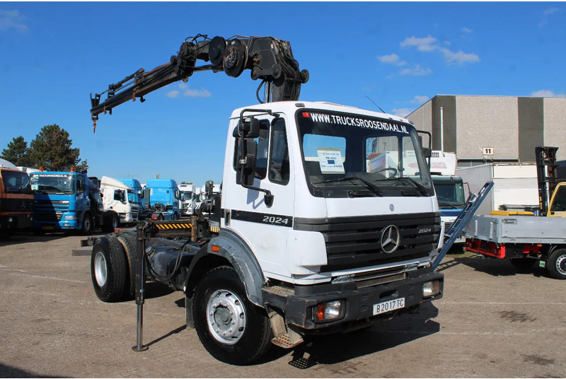 Mercedes-Benz SK 2024 + HIAB 125 + MANUAL - Truk derek: gambar 3 Mercedes-Benz SK 2024 + HIAB 125 + MANUAL - Truk derek: gambar 3