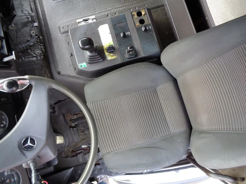 Mercedes-Benz SK 2433 + Semi-Auto + PTO + Serie 14 Crane + 3 pedals - Truk derek: gambar 5 Mercedes-Benz SK 2433 + Semi-Auto + PTO + Serie 14 Crane + 3 pedals - Truk derek: gambar 5
