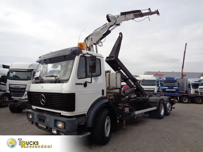 Mercedes-Benz SK 2433 + Semi-Auto + PTO + Serie 14 Crane + 3 pedals - Truk pembawa sistem kabel, Truk derek: gambar 1 Mercedes-Benz SK 2433 + Semi-Auto + PTO + Serie 14 Crane + 3 pedals - Truk pembawa sistem kabel, Truk derek: gambar 1