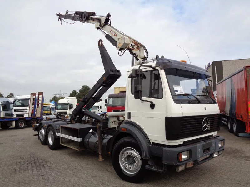 Mercedes-Benz SK 2433 + Semi-Auto + PTO + Serie 14 Crane + 3 pedals - Truk pembawa sistem kabel, Truk derek: gambar 3 Mercedes-Benz SK 2433 + Semi-Auto + PTO + Serie 14 Crane + 3 pedals - Truk pembawa sistem kabel, Truk derek: gambar 3