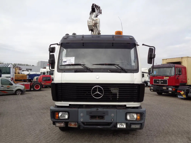 Mercedes-Benz SK 2433 + Semi-Auto + PTO + Serie 14 Crane + 3 pedals - Truk derek: gambar 2 Mercedes-Benz SK 2433 + Semi-Auto + PTO + Serie 14 Crane + 3 pedals - Truk derek: gambar 2
