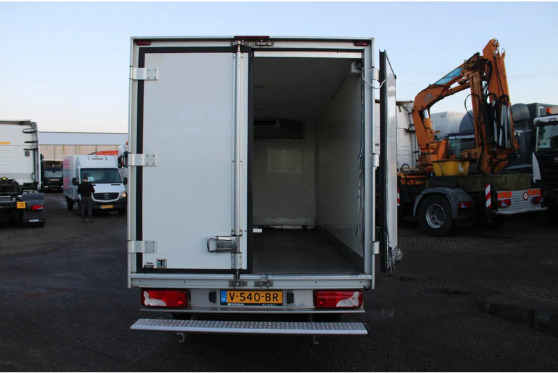 Mercedes-Benz Sprinter 316 + THERMO KING - Van berpendingin: gambar 4 Mercedes-Benz Sprinter 316 + THERMO KING - Van berpendingin: gambar 4