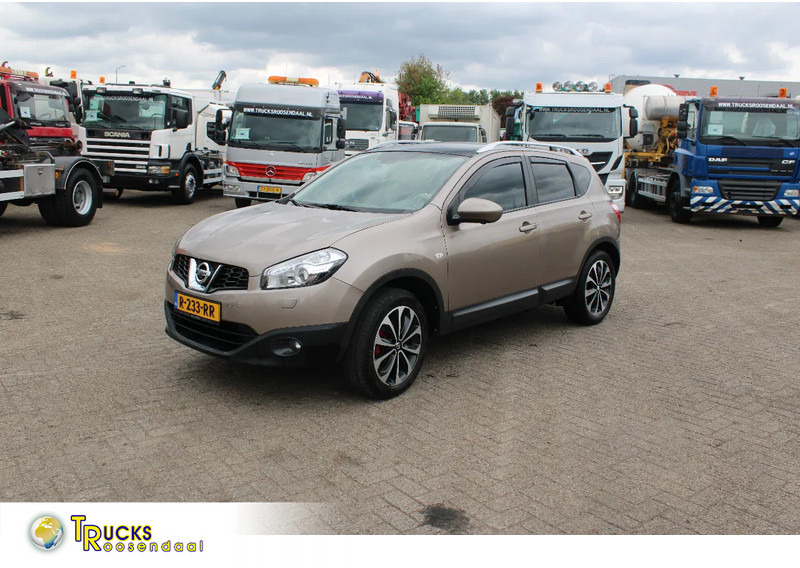 Nissan QASHQAI 2.0 AUTOMATIC / CAMERA - Mobil SUV: gambar 1 Nissan QASHQAI 2.0 AUTOMATIC / CAMERA - Mobil SUV: gambar 1