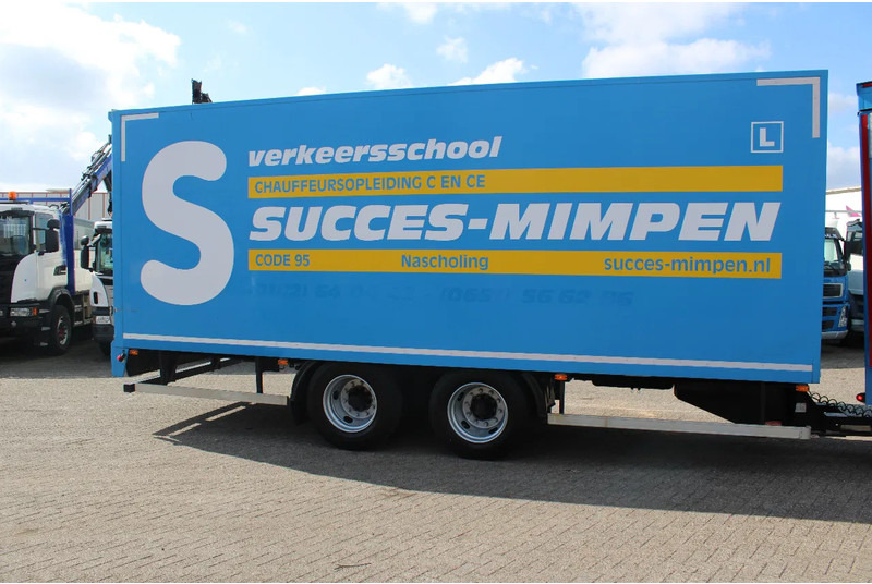 Pacton 2X AXLE + NICE TRAILER - Trailer kotak tertutup: gambar 3 Pacton 2X AXLE + NICE TRAILER - Trailer kotak tertutup: gambar 3