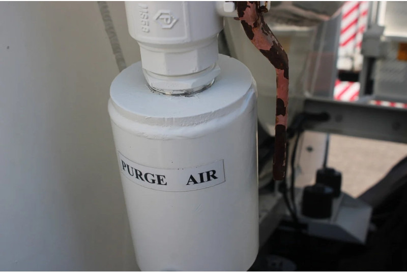 Truk tangki Renault Premium 430DXI + 13400liter EURO 5: gambar 7 Truk tangki Renault Premium 430DXI + 13400liter EURO 5: gambar 7