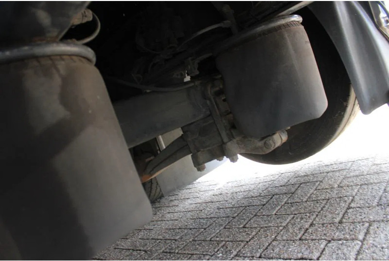 Truk berpendingin Scania G 440 + 6x2 + carrier + euro 5 + lift: gambar 13 Truk berpendingin Scania G 440 + 6x2 + carrier + euro 5 + lift: gambar 13