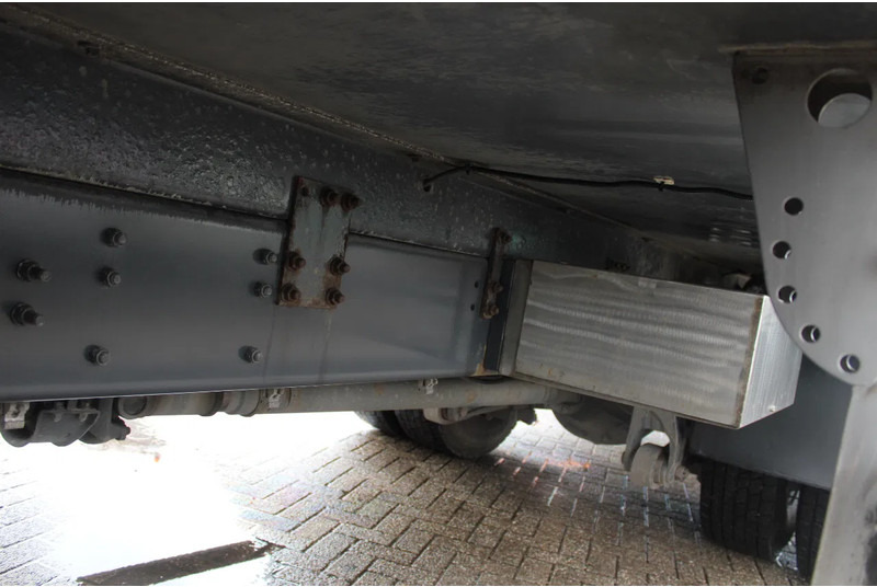 Truk berpendingin Scania P230 + CARRIER + euro 5: gambar 14