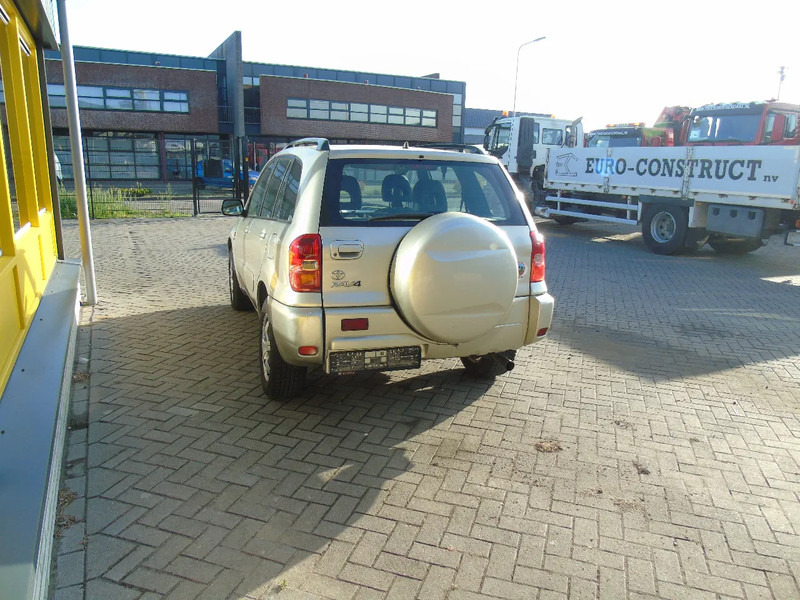 Toyota RAV4 + 4X4 + AUTOMAT + PETROL - Mobil SUV: gambar 5 Toyota RAV4 + 4X4 + AUTOMAT + PETROL - Mobil SUV: gambar 5