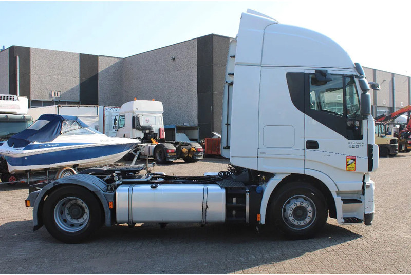 Iveco Stralis 420 + EURO 6 - Tractor head: gambar 4 Iveco Stralis 420 + EURO 6 - Tractor head: gambar 4