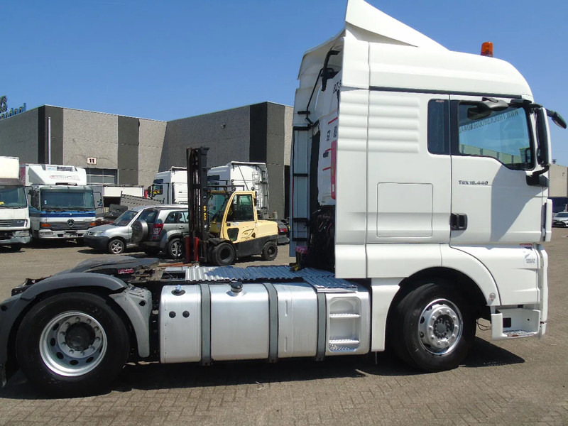 MAN TGX 18.440 + EURO 5 + SPOILER - Tractor head: gambar 4 MAN TGX 18.440 + EURO 5 + SPOILER - Tractor head: gambar 4