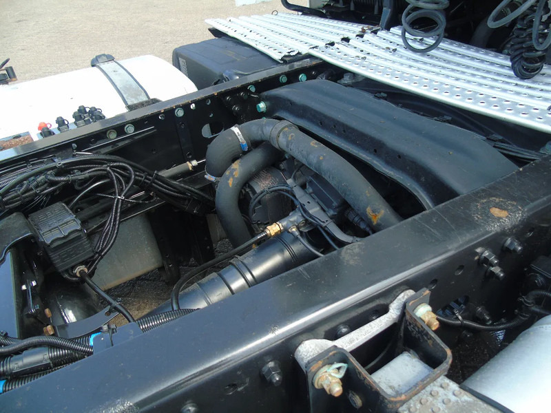 MAN TGX 18.460 + EURO 6 + RETARDER + 5X IN STOCK - Tractor head: gambar 5 MAN TGX 18.460 + EURO 6 + RETARDER + 5X IN STOCK - Tractor head: gambar 5