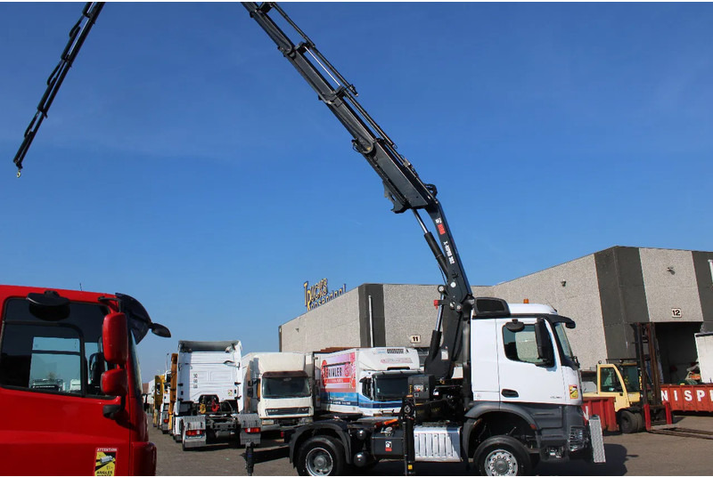 Mercedes-Benz Arocs 2051 + 4X4 + HIAB 302 E6 / JIB 70 X 4 + 10 EXTENTSIONS / NEW!! - Tractor head: gambar 2 Mercedes-Benz Arocs 2051 + 4X4 + HIAB 302 E6 / JIB 70 X 4 + 10 EXTENTSIONS / NEW!! - Tractor head: gambar 2