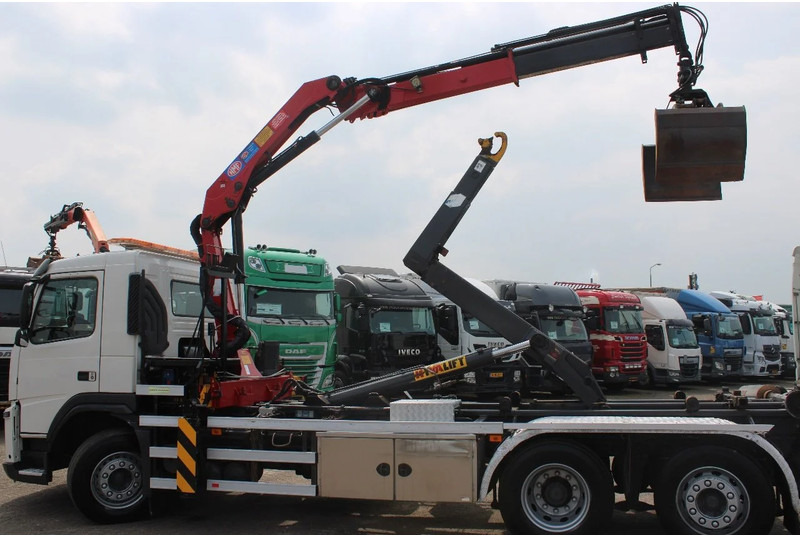 Volvo FM 330 + HMF 1035 + HOOKSYTEM HYVA + EURO 5 + 6X2 - Truk pembawa sistem kabel, Truk derek: gambar 4 Volvo FM 330 + HMF 1035 + HOOKSYTEM HYVA + EURO 5 + 6X2 - Truk pembawa sistem kabel, Truk derek: gambar 4