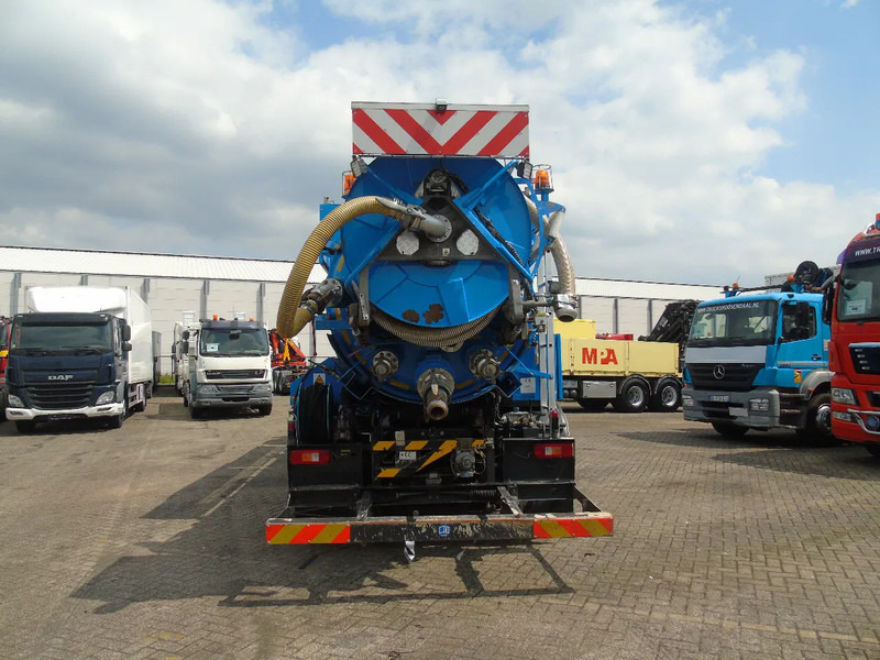 Volvo FM 420 + STOKOTA ECOTA 10.500LITER + 8X2 + WEB - Truk vakum: gambar 4 Volvo FM 420 + STOKOTA ECOTA 10.500LITER + 8X2 + WEB - Truk vakum: gambar 4