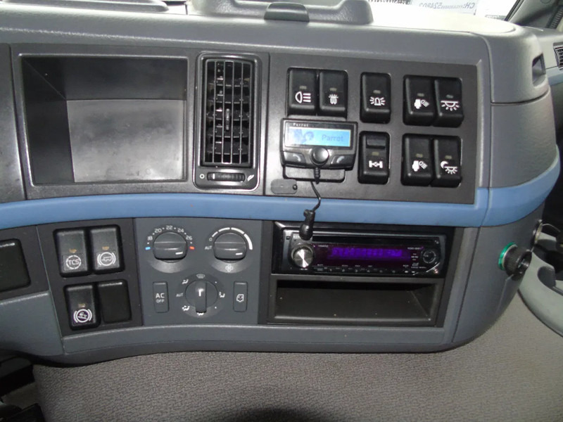 Truk box Volvo FM 9.340 + SPECIAL LIFT 2 ETAGE + EURO 5: gambar 14 Truk box Volvo FM 9.340 + SPECIAL LIFT 2 ETAGE + EURO 5: gambar 14