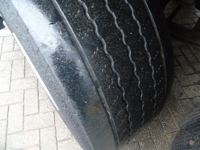 Truk box Volvo FM 9.340 + SPECIAL LIFT 2 ETAGE + EURO 5: gambar 20 Truk box Volvo FM 9.340 + SPECIAL LIFT 2 ETAGE + EURO 5: gambar 20