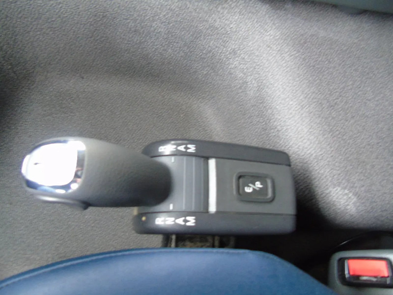 Truk box Volvo FM 9.340 + SPECIAL LIFT 2 ETAGE + EURO 5: gambar 13 Truk box Volvo FM 9.340 + SPECIAL LIFT 2 ETAGE + EURO 5: gambar 13