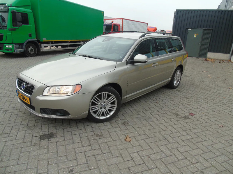 Volvo V70 + manual - Hatchback: gambar 3 Volvo V70 + manual - Hatchback: gambar 3