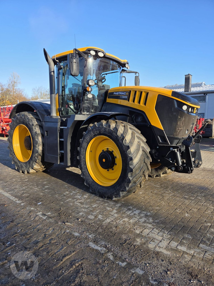 JCB FasTrac 8330 - Traktor: gambar 1 JCB FasTrac 8330 - Traktor: gambar 1